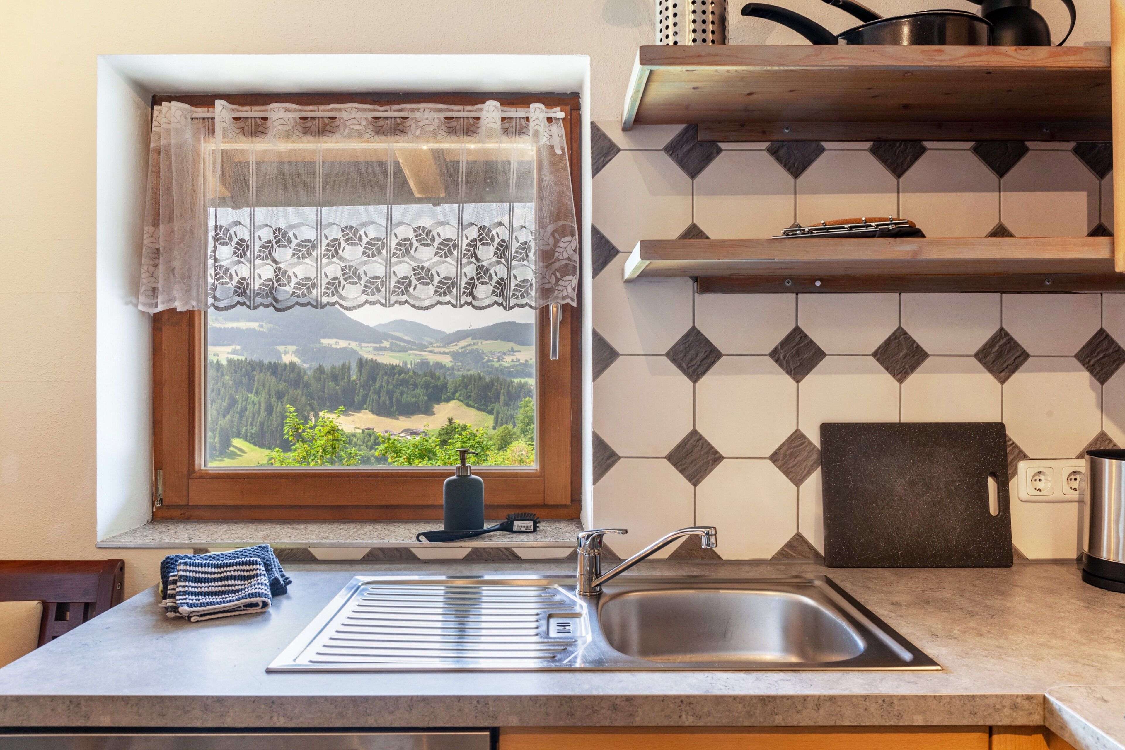 Kühlschrank, Ofen, Herdplatte, Geschirrspüler