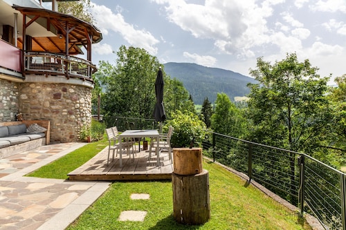 Apartment 'Haus Auner Top 5a' with Mountain View, Shared Terrace and Wi-Fi