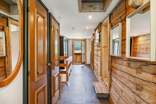 Ferienhaus "The Farm" mit Bergblick, privater Terrasse und WLAN