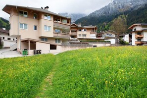 Exterior - Holiday Apartment 'Tux' with Mountain View, Garden, Terrace & Wi-Fi (Mayrhofen)