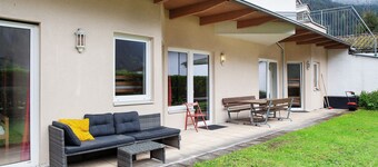 Vakantie Appartement 'Tux' met Uitzicht op de Bergen, Tuin, Terras & Wi-Fi