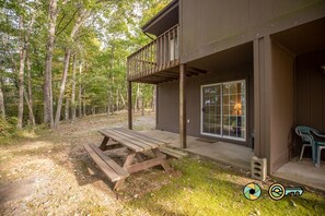 Outdoor dining - Woodland Retreat (#97A) | Quiet area | Minutes to Bryce Resort! (Basye)