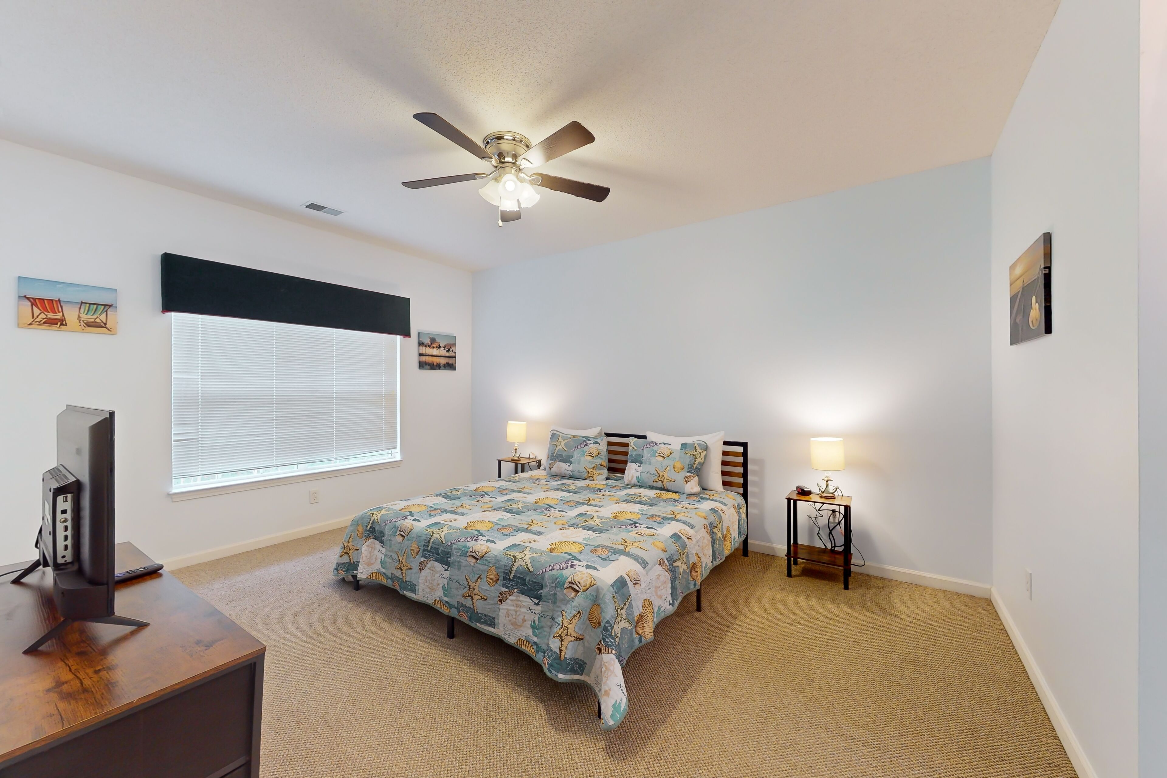 2 bedrooms, internet, bed sheets