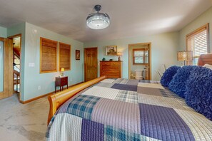 3 bedrooms, iron/ironing board, Internet, bed sheets
