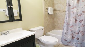 Exterior - Full Kitchen - Shared Pool - By Loverentals (Holmes Beach)