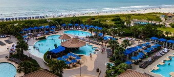 Coastal Gem w/ Lazy River, Swim-Up Bar & Arcade!