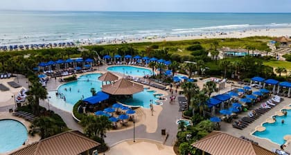 Coastal Gem w/ Lazy River, Swim-Up Bar & Arcade!