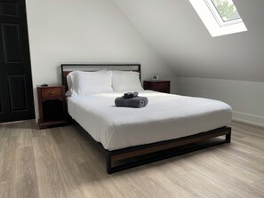 1 soverom, skrivebord, strykejern/-brett og wi-fi (inkludert)