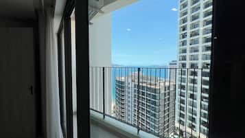 City Apartment, 1 Bedroom, Balcony, Executive Level | Beach/ocean view