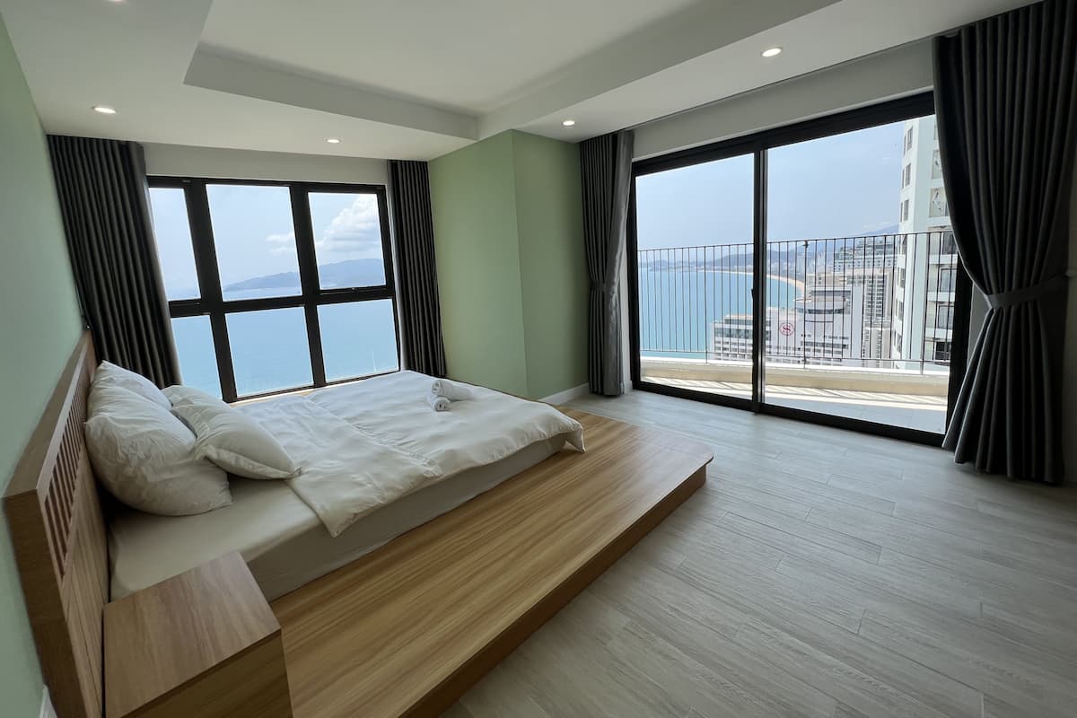 Beach/ocean view