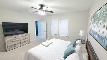 3 bedrooms, iron/ironing board, travel crib, free WiFi