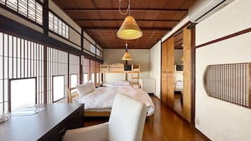 3 bedrooms, desk, WiFi, bed sheets