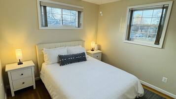 3 bedrooms, desk, iron/ironing board, travel crib