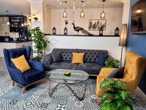 Lobby sitting area - River Boutique Hotel (Khelvachauri)