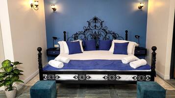 Exclusive Room, 1 King Bed, Garden View | Iron/ironing board, free WiFi, bed sheets