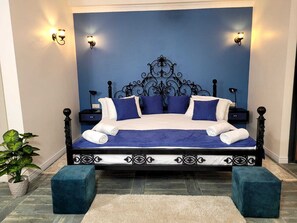 Exclusive-Zimmer, 1 King-Bett, Gartenblick | Bügeleisen/Bügelbrett, kostenloses WLAN, Bettwäsche