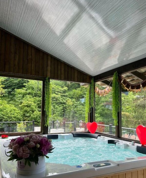Sauna, hot tub, manicures and pedicures - River Boutique Hotel (Khelvachauri)