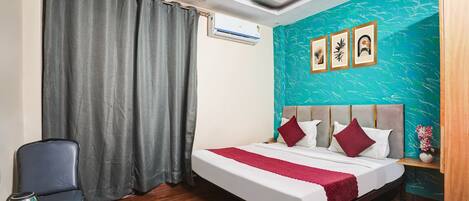 Deluxe Double Room | Premium bedding, down comforters, minibar, laptop workspace