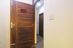 Interior - Hotel Twamev Couple Friendly Laxmi Nagar (New Delhi)