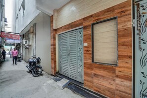 Entrada al alojamiento