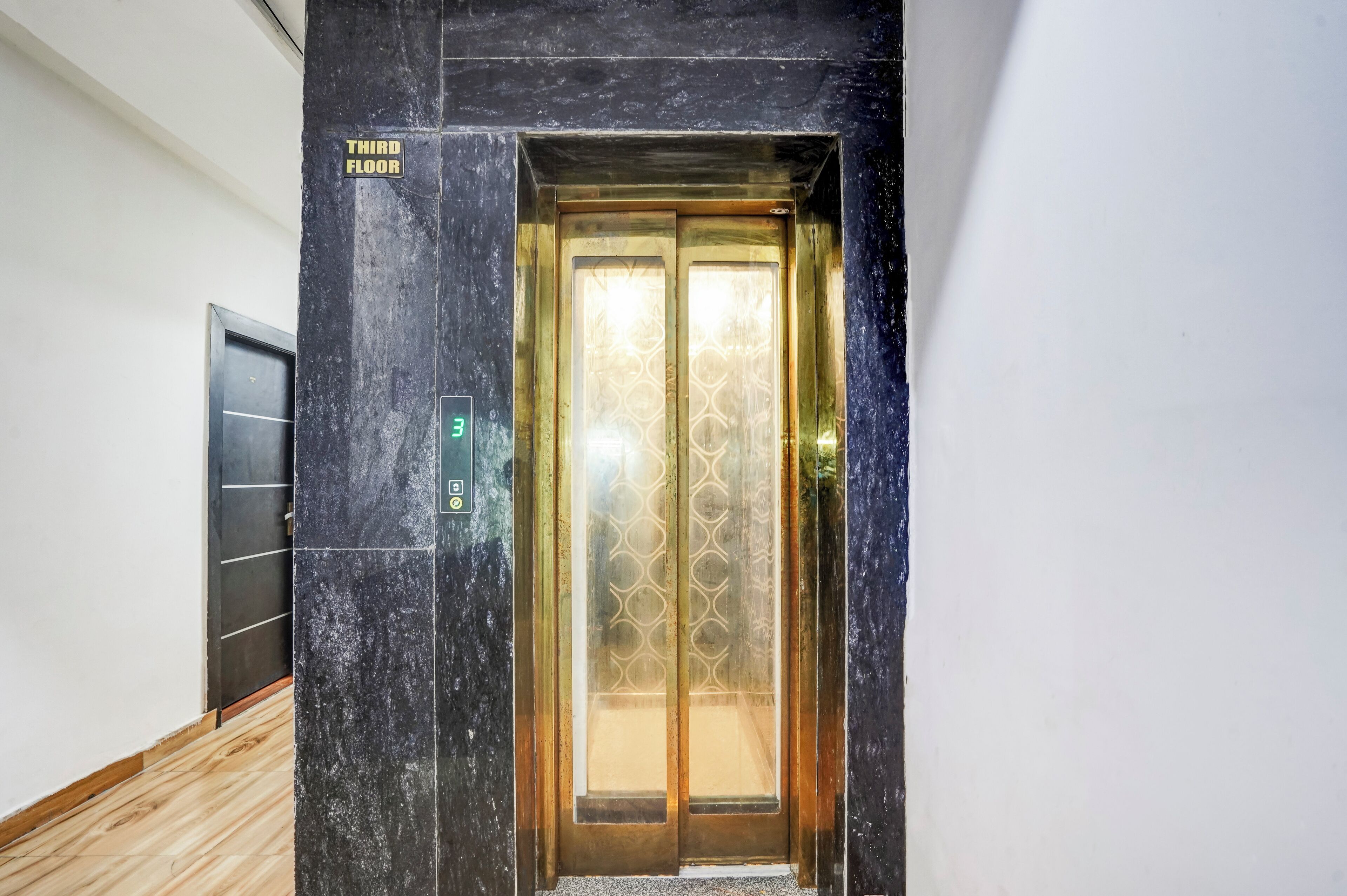 Foto - Hotel Twamev Couple Friendly Laxmi Nagar