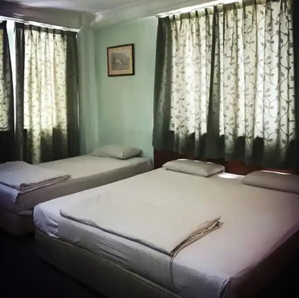 Deluxe Triple Room - Hotel O Asia City (Kota Kinabalu)