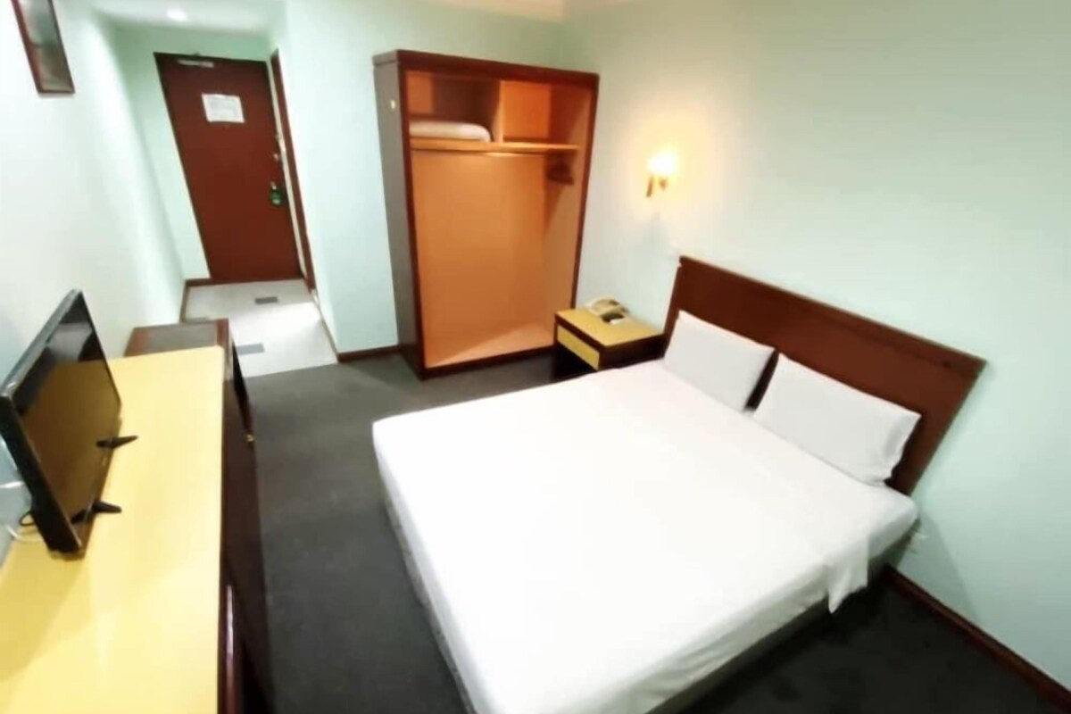 Desk, bed sheets