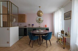 Dining - High-quality family apartment (Levallois-Perret)