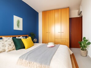 1 habitación, tabla de planchar con plancha y wifi 