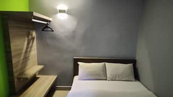 Double Room, Shared Bathroom | Free WiFi, bed sheets