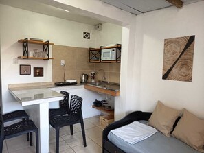 Standard Apartment | Blackout drapes, iron/ironing board, free WiFi - Residencial Ponta Norte (Florianópolis)