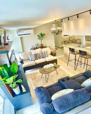 Smart TV, offices - Discounted | Amazing 2.5 Bedroom Eastwood Global Luxury Condo Unit (Quezon City)