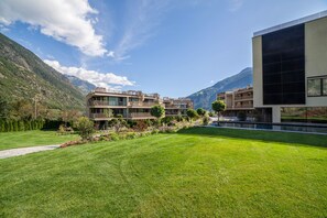 Exterior - Apartment "Natur Romantik Annalena" with Mountain View, Private Terrace & Wi-Fi (Castelbello-Ciardes)