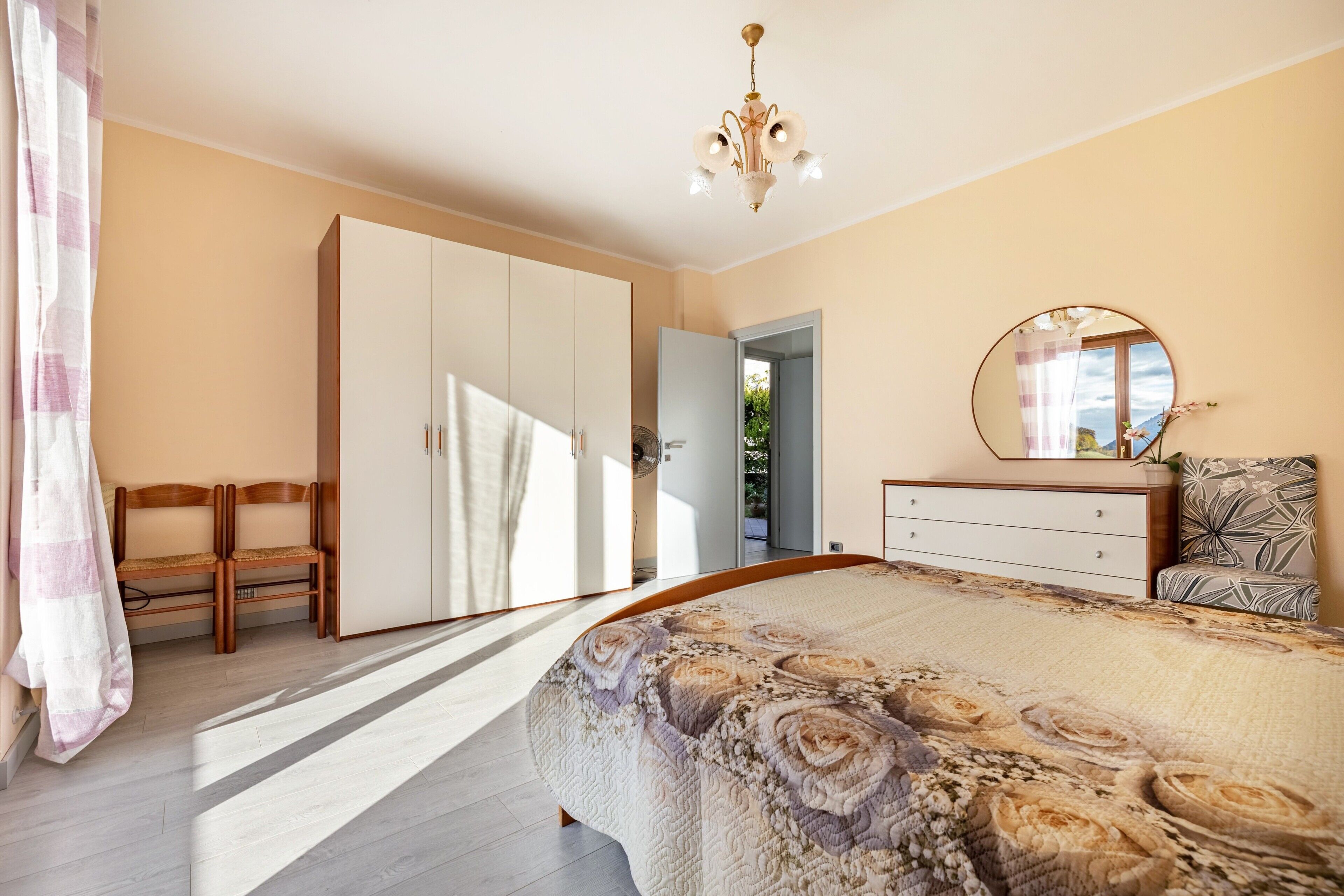 2 chambres, fer et planche à repasser, Wi-Fi gratuit, draps fournis