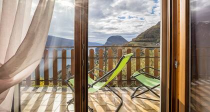Ferienhaus 'Casa Damiano' mit Seeblick, privatem Garten und WLAN