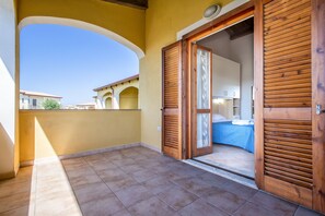 1 多间卧室、床单