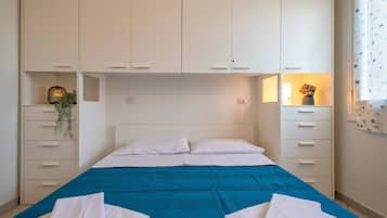 2 bedrooms, bed sheets