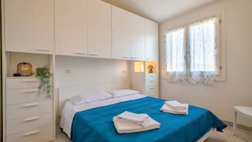 2 soveværelser, sengetøj