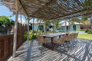 Outdoor dining - 5BR Villa in Canggu - Near Beach & Finns (Bali)