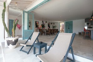 Dining - 5BR Villa in Canggu - Near Beach & Finns (Bali)