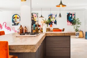 Dining - 5BR Villa in Canggu - Near Beach & Finns (Bali)