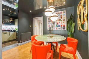 Dining - Luxury Flat in Earls Court (Greater London)