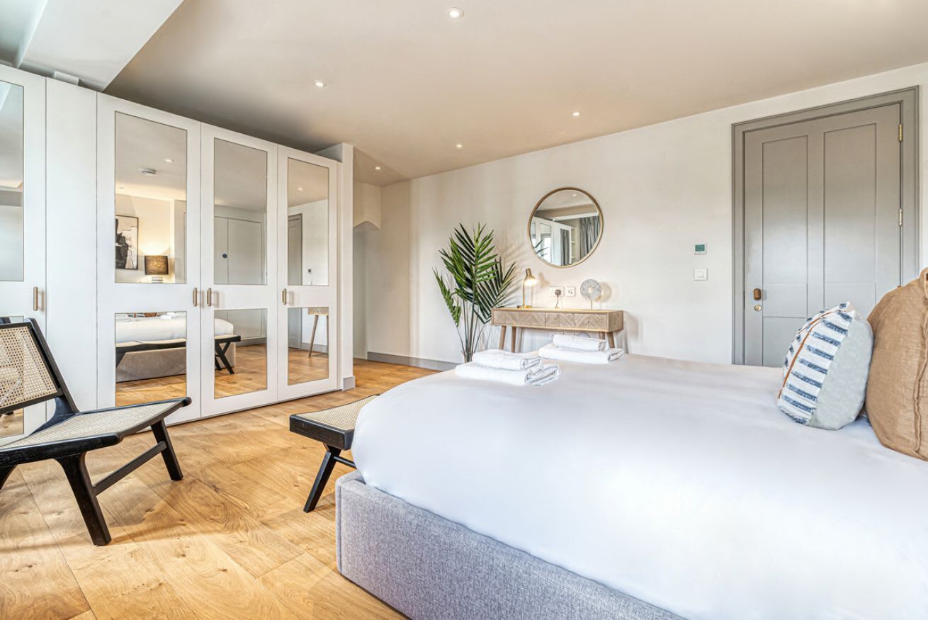 3 Schlafzimmer, Schreibtisch, Bügeleisen/Bügelbrett, WLAN