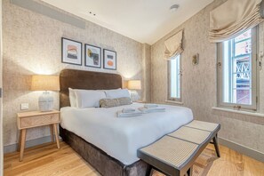 2 habitaciones, escritorio, tabla de planchar con plancha y wifi 