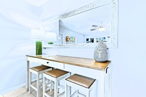 Interior - PALM PARADISE ☆ PRIVATE HEATED POOL & JACUZZI ☆  NEAR BEACHES & PGA (Palm Beach Gardens)