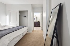 2 Schlafzimmer, Bügeleisen/Bügelbrett, Reisekinderbett, kostenloses WLAN