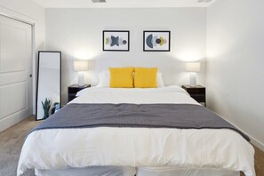 2 habitaciones, tabla de planchar con plancha, cuna de viaje y wifi 