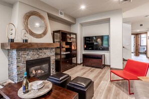 智能电视、壁炉