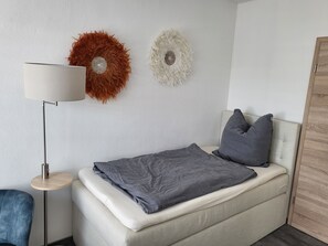 2 quartos, ferros/tábuas de passar roupa, Wi-Fi, roupa de cama