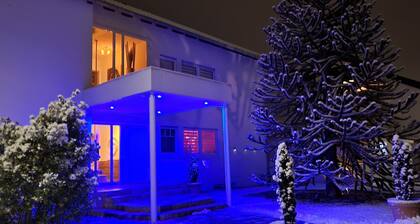 Lounge 3, Top Apartment mit zwei Schlafzimmern und Parkmöglichkeiten am Haus